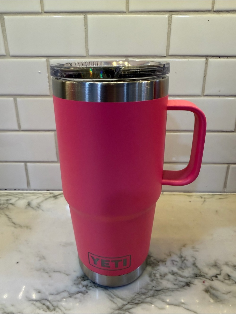 Yeti 20oz Rambler with Strong Hold Lid